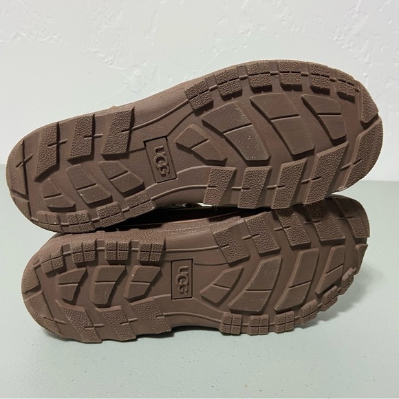 UGG Big Kids Leggero Boots Chestnut  Snow Boots Duck Boots Size 4 1012384K - Picture 9 of 11